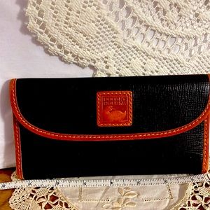 Dooney & Bourke Large Wallet 7” x 4”
